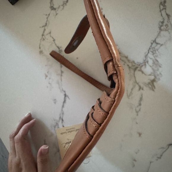 Patricia Nash Tan Brown Leather Wristlet Clutch with Gold Turn-Lock - Picture 4 of 6